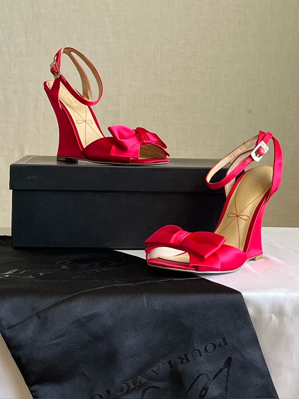 NWT Pour la Victoire - Le Soir "Evelia" Red Satin Wedge - 8.5